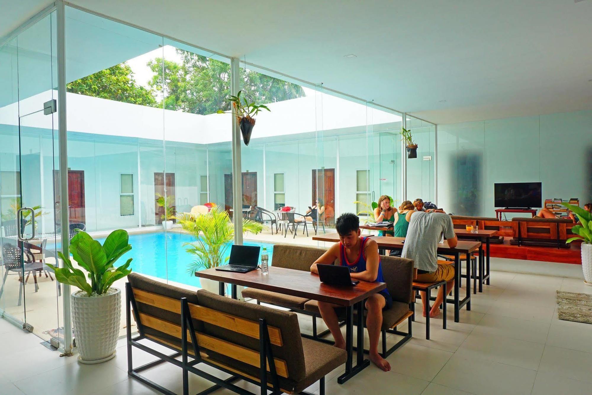 Onederz Shv Golden Lion Hostel Sihanoukville Exterior foto