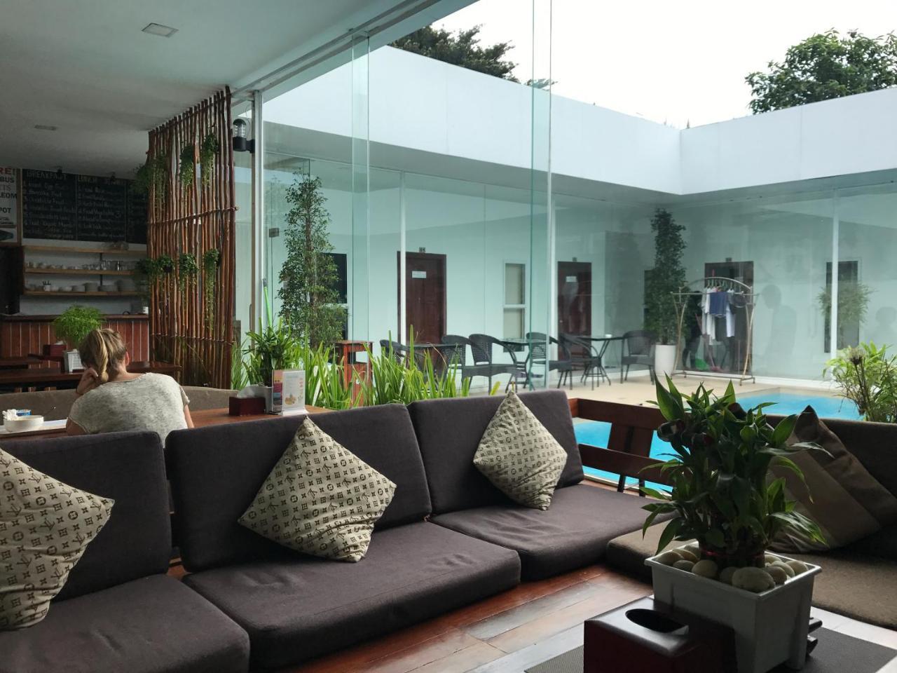 Onederz Shv Golden Lion Hostel Sihanoukville Exterior foto
